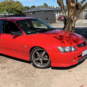 2002 VY COMMODORE S PACK
