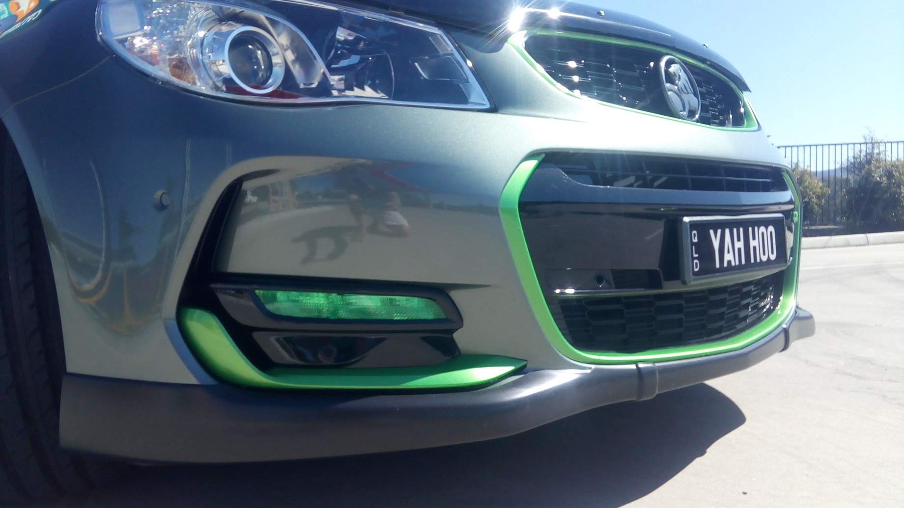 Holden VF SS-V Series 2 front bumper Green trim and daylight driving light 1.jpg