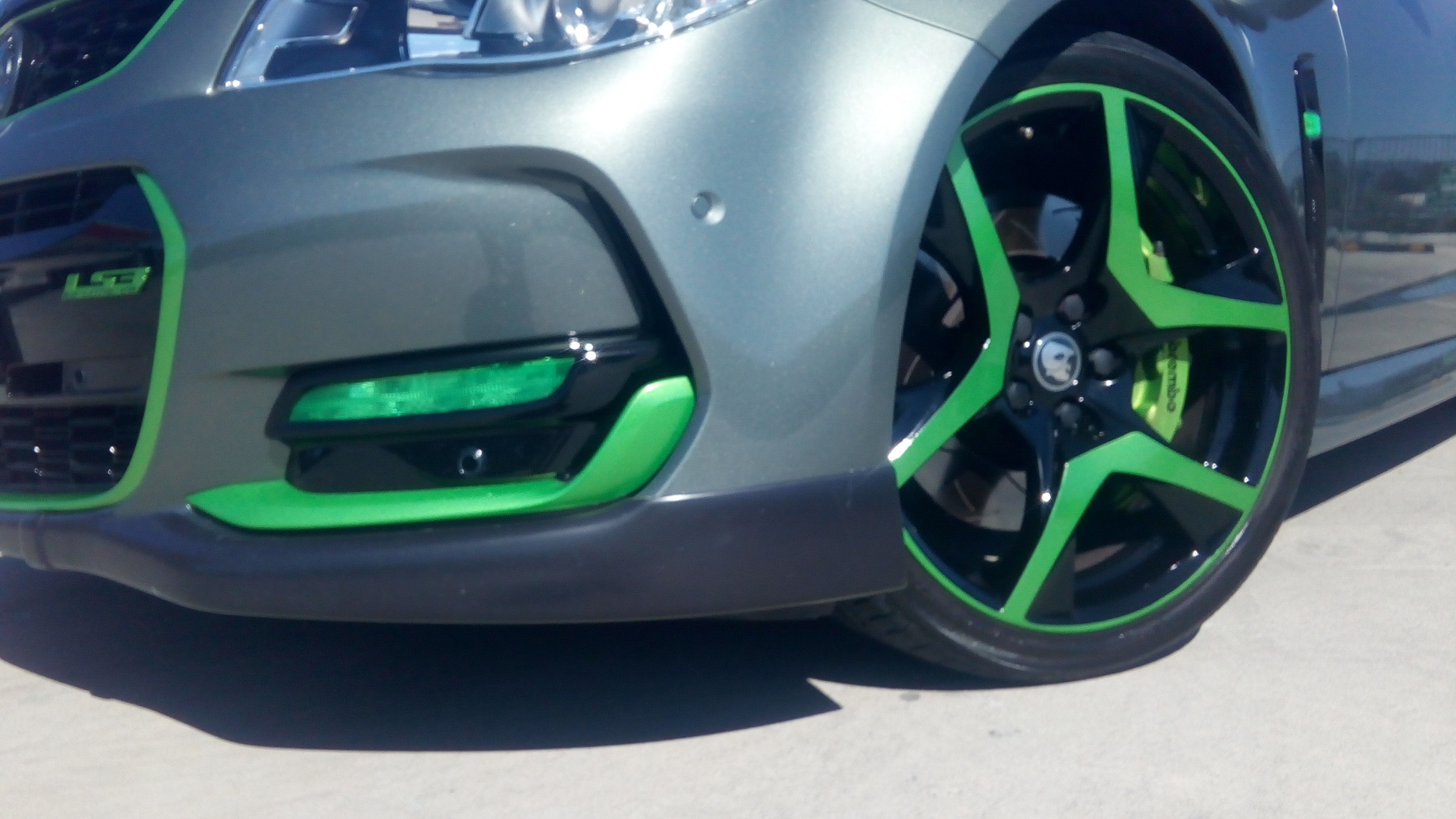 VF SS-V Series 2, Green HSV wheels   Green Daylight Driving light 1.jpg